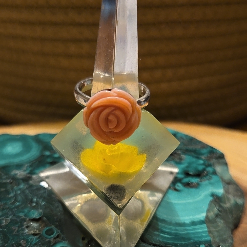 Sterling Silver Ring With Delicate Pink Conch Shell Floral